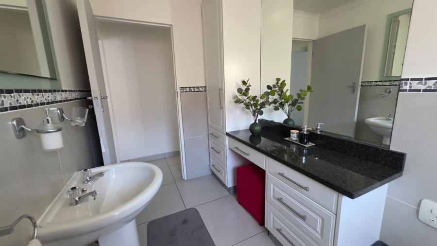 3 Bedroom Property for Sale in Hartenbos Central Western Cape